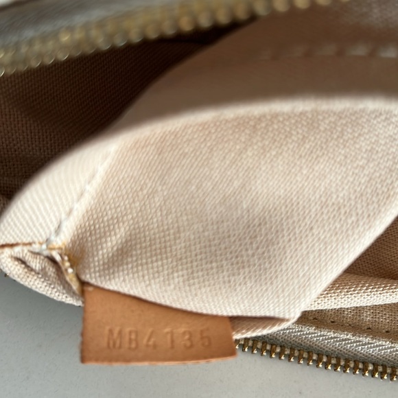 Louis Vuitton Damier Azur pochette - Picture 5 of 10